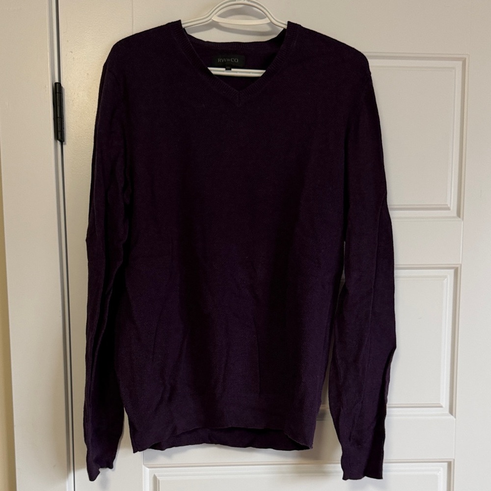 RW&CO. Men's Medium V-Neck Sweater - Plum